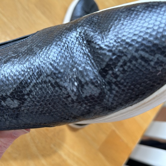 Vince 8.5 snake skin pattern slip on leather sneakers - Picture 4 of 5
